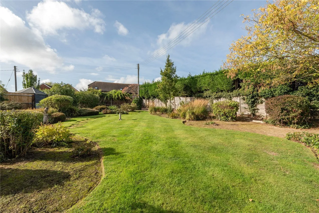 Mortimer Road, Capel, RH5, photo 4