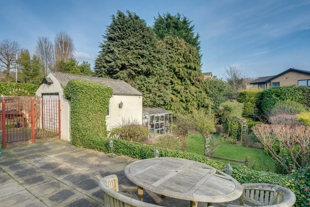 Intake Lane, Birstall WF17 0BS, photo 22