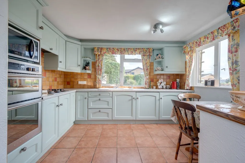 Intake Lane, Birstall WF17 0BS, photo 5