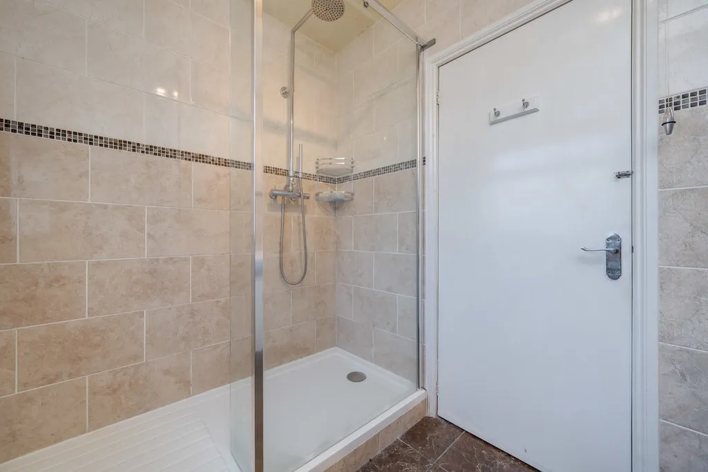 Intake Lane, Birstall WF17 0BS, photo 17