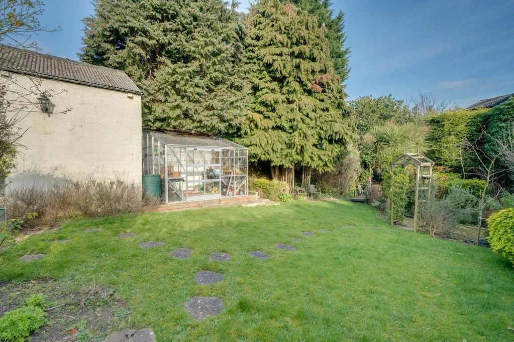 Intake Lane, Birstall WF17 0BS, photo 23
