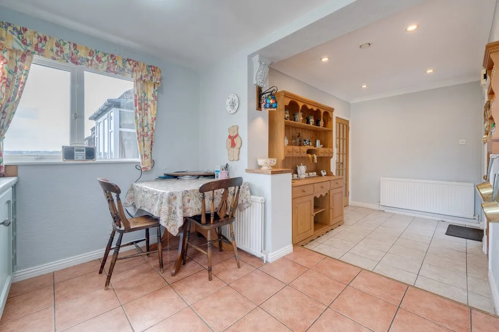 Intake Lane, Birstall WF17 0BS, photo 7
