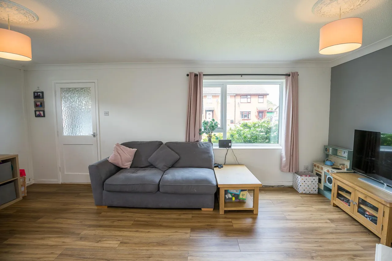 Well House Drive, Penymynydd, CH4, photo 3