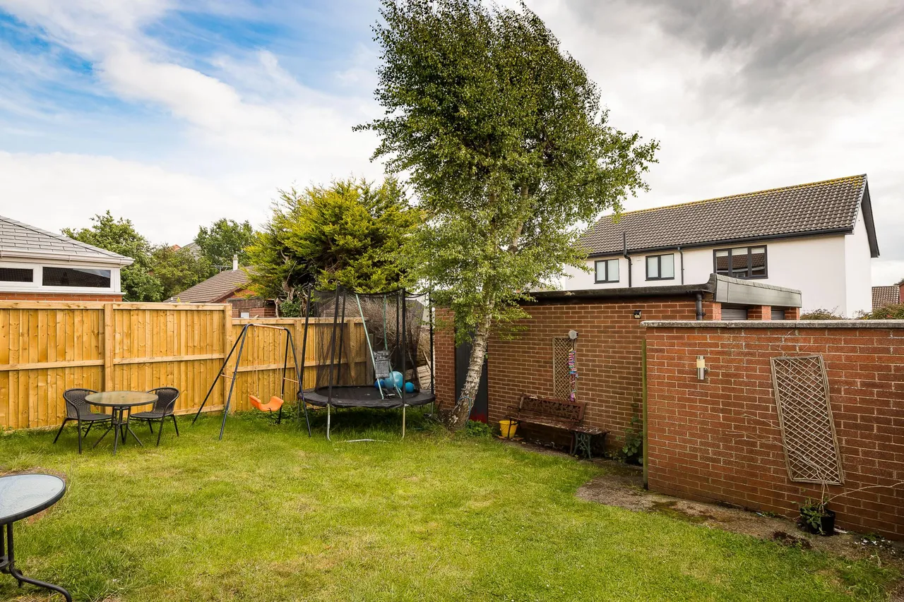 Well House Drive, Penymynydd, CH4, photo 18