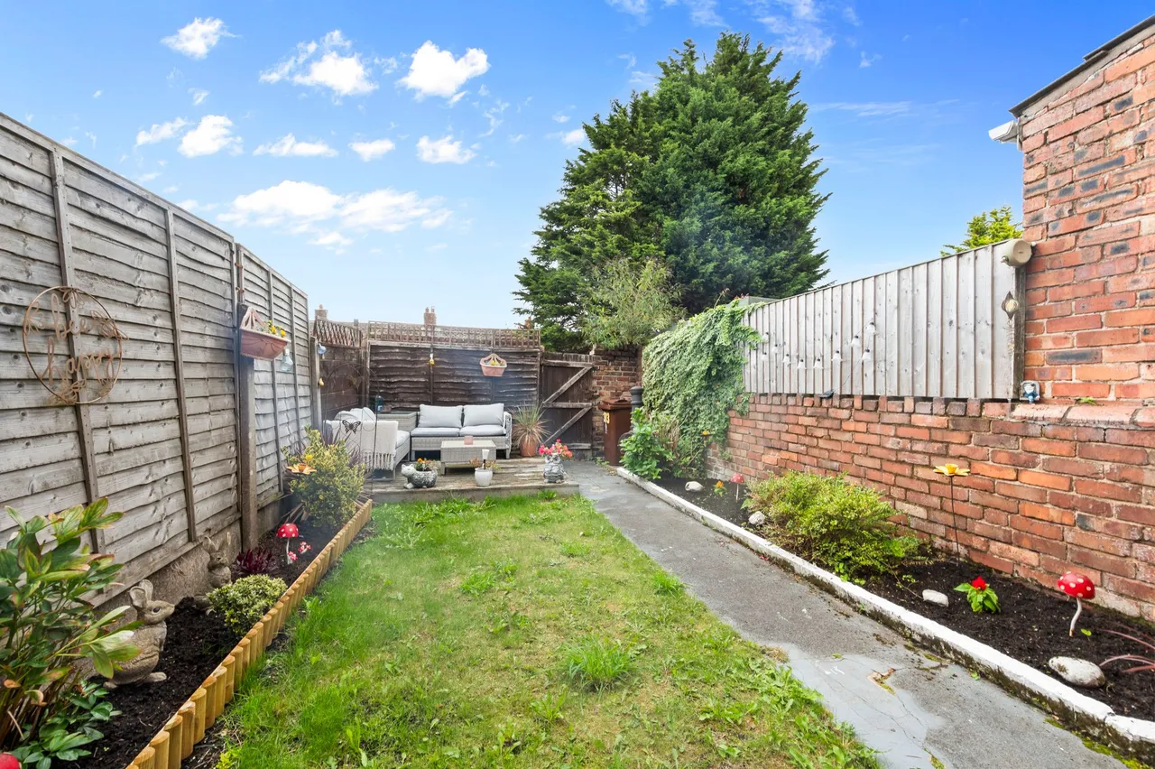 Elephant Lane, St. Helens, WA9, photo 17