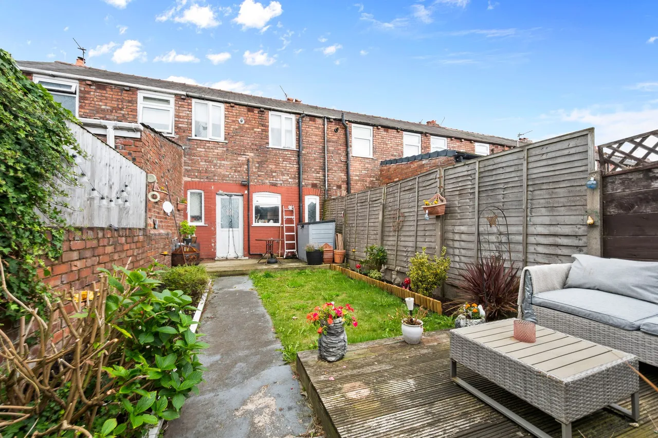 Elephant Lane, St. Helens, WA9, photo 18