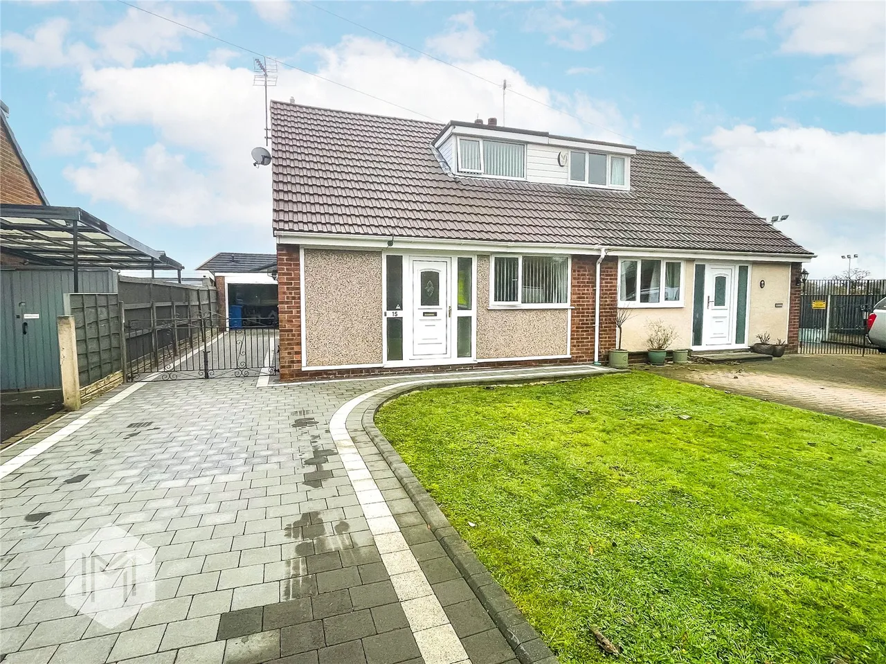 3 bed house for sale — Browmere Drive, Croft, Warrington, WA3 7HS