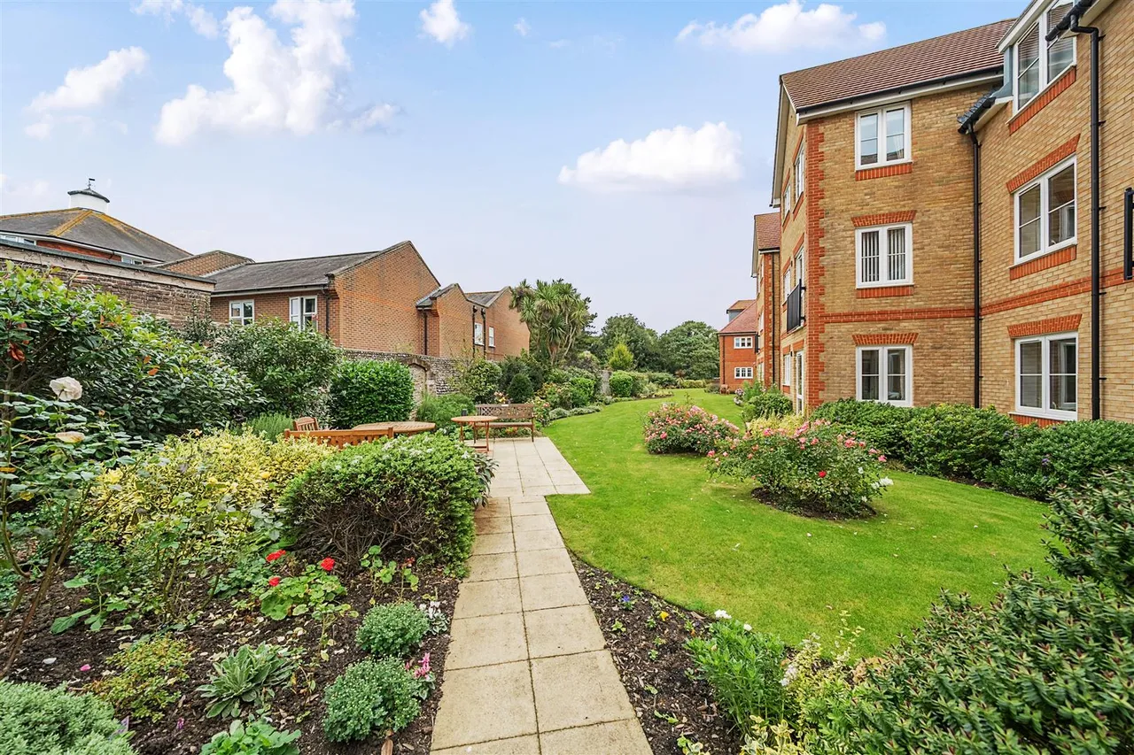 Fitzalan Road, Littlehampton, BN17, photo 9