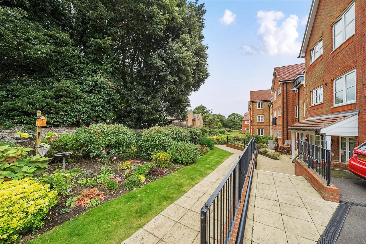 Fitzalan Road, Littlehampton, BN17, photo 2