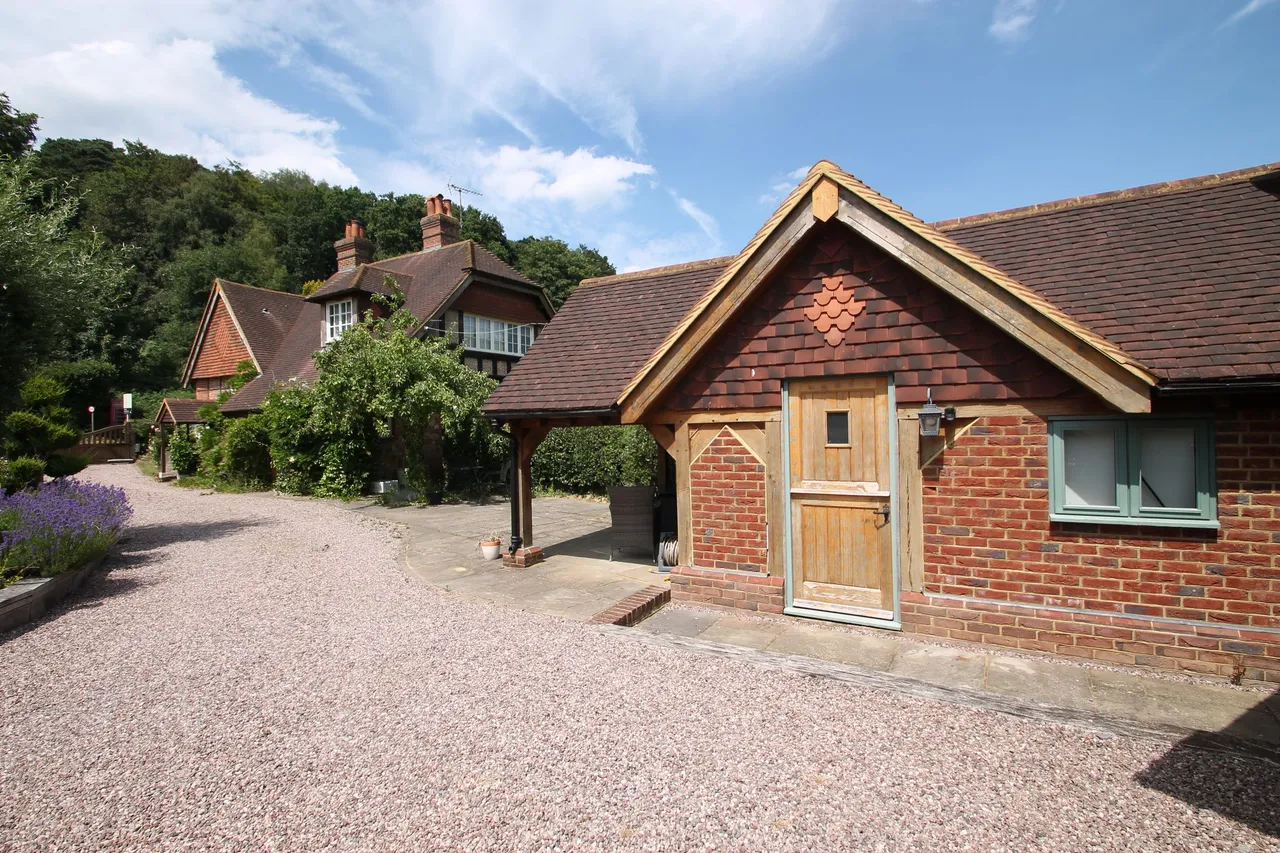 Holmbury St. Mary, Dorking, RH5, photo 11