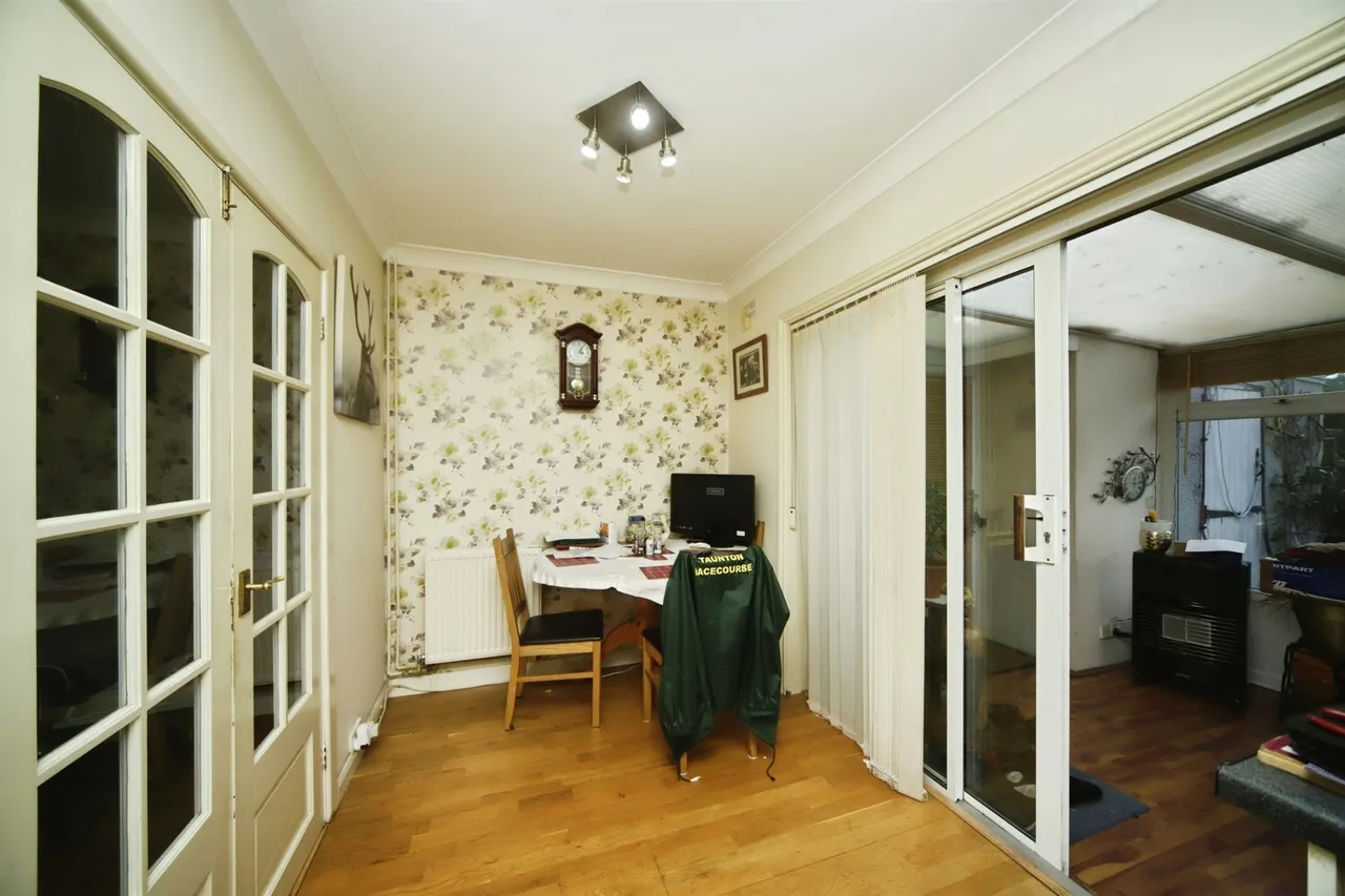 Eastwick Road, Taunton, photo 11