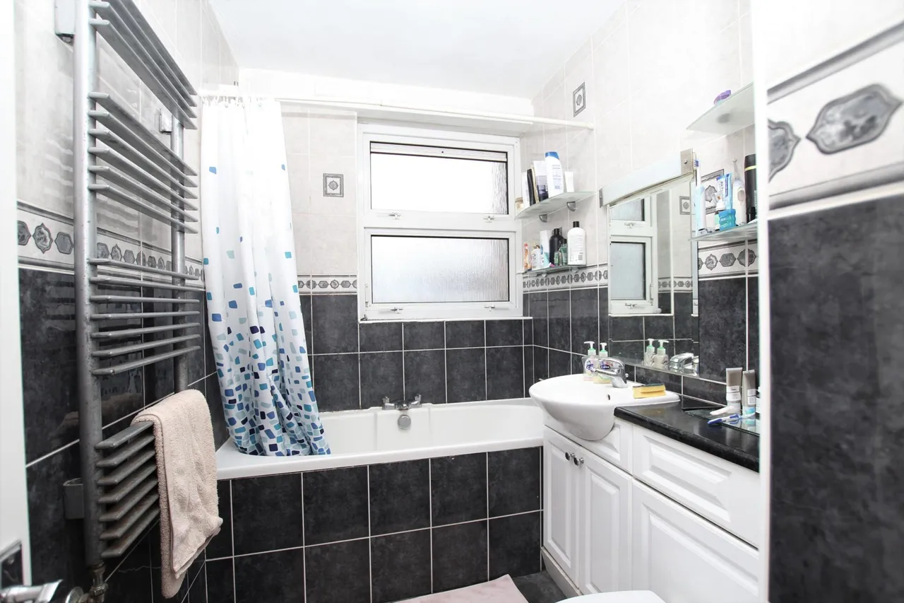 Room In Flat, TW11, photo 3