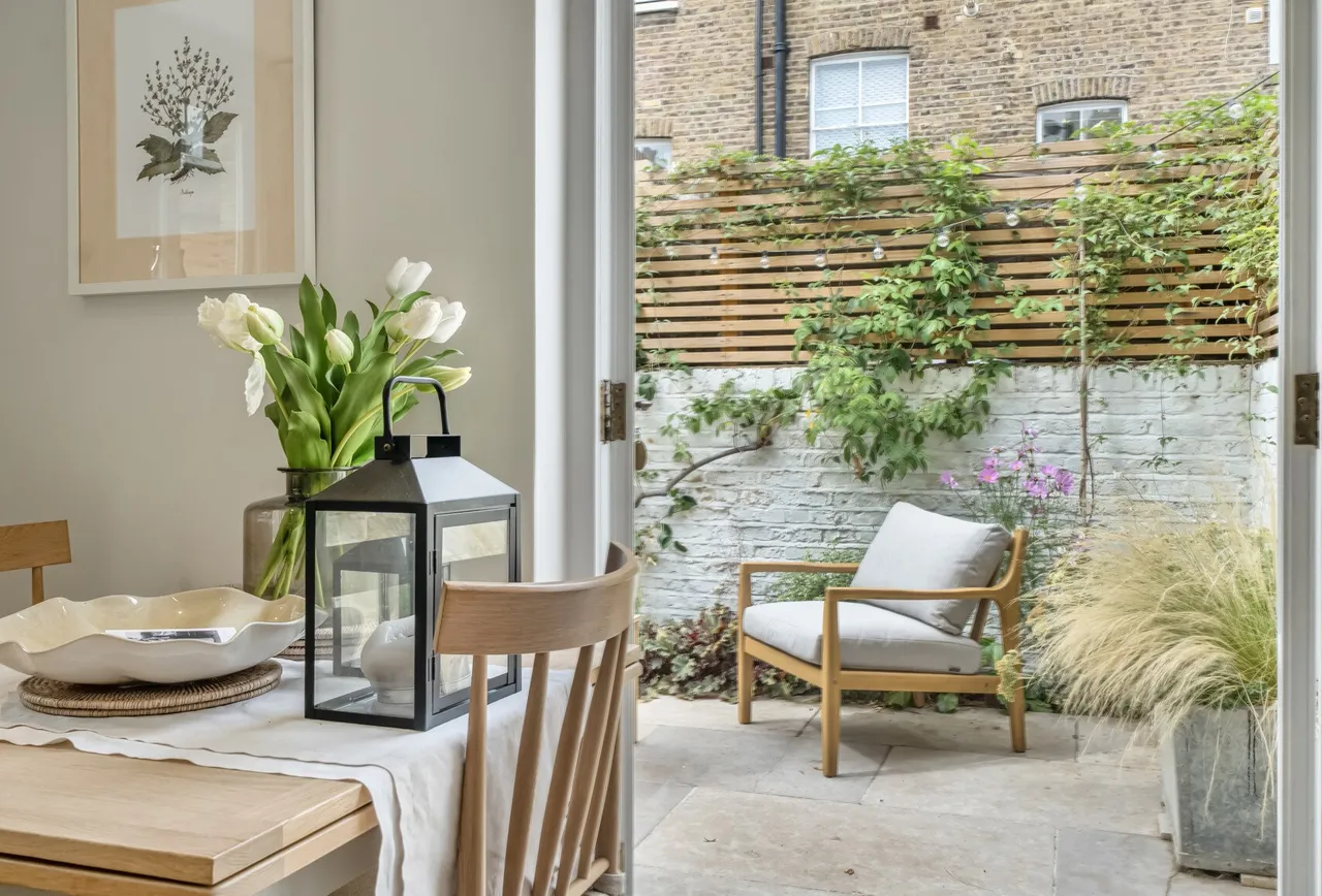 2 bed flat for sale — Tennyson Street, London, SW8 3ST