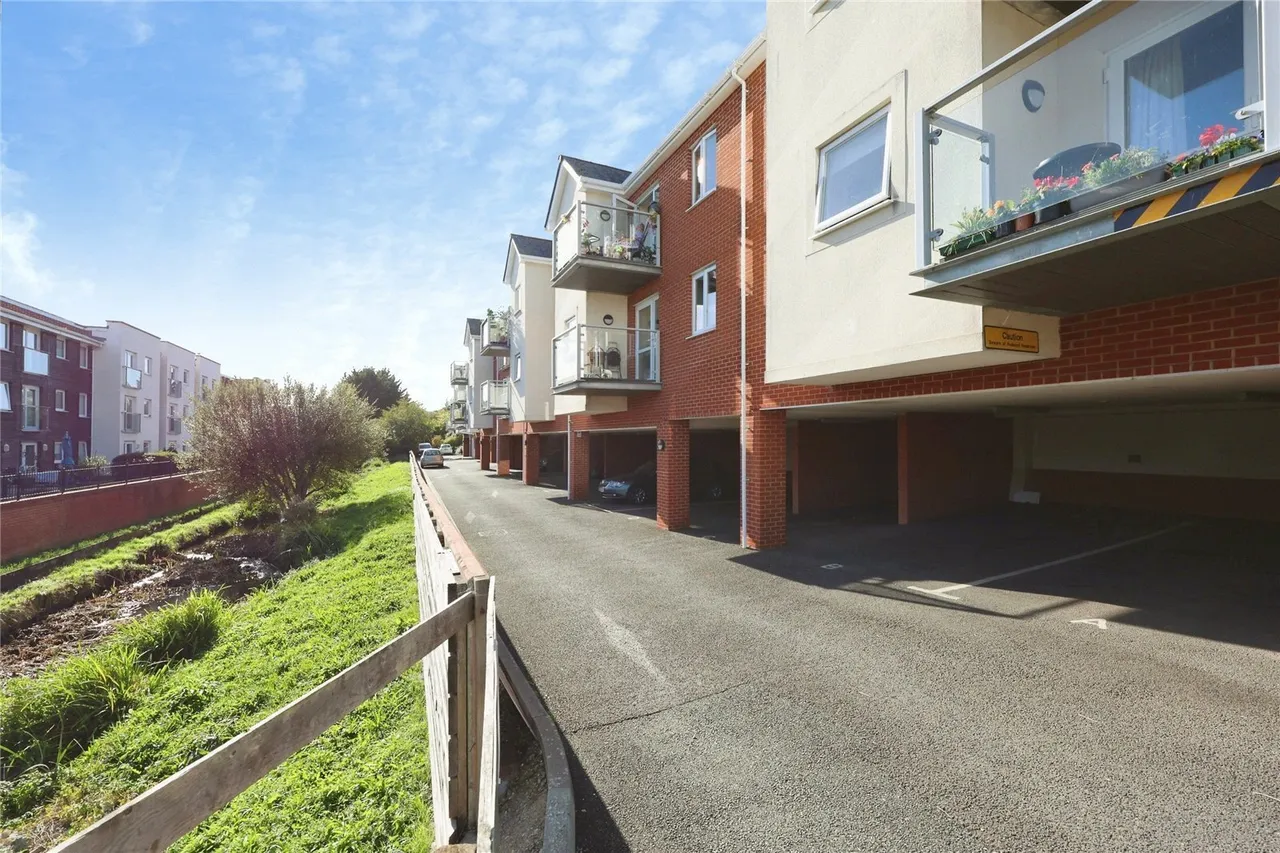 Foxes Road, Newport, PO30, photo 10