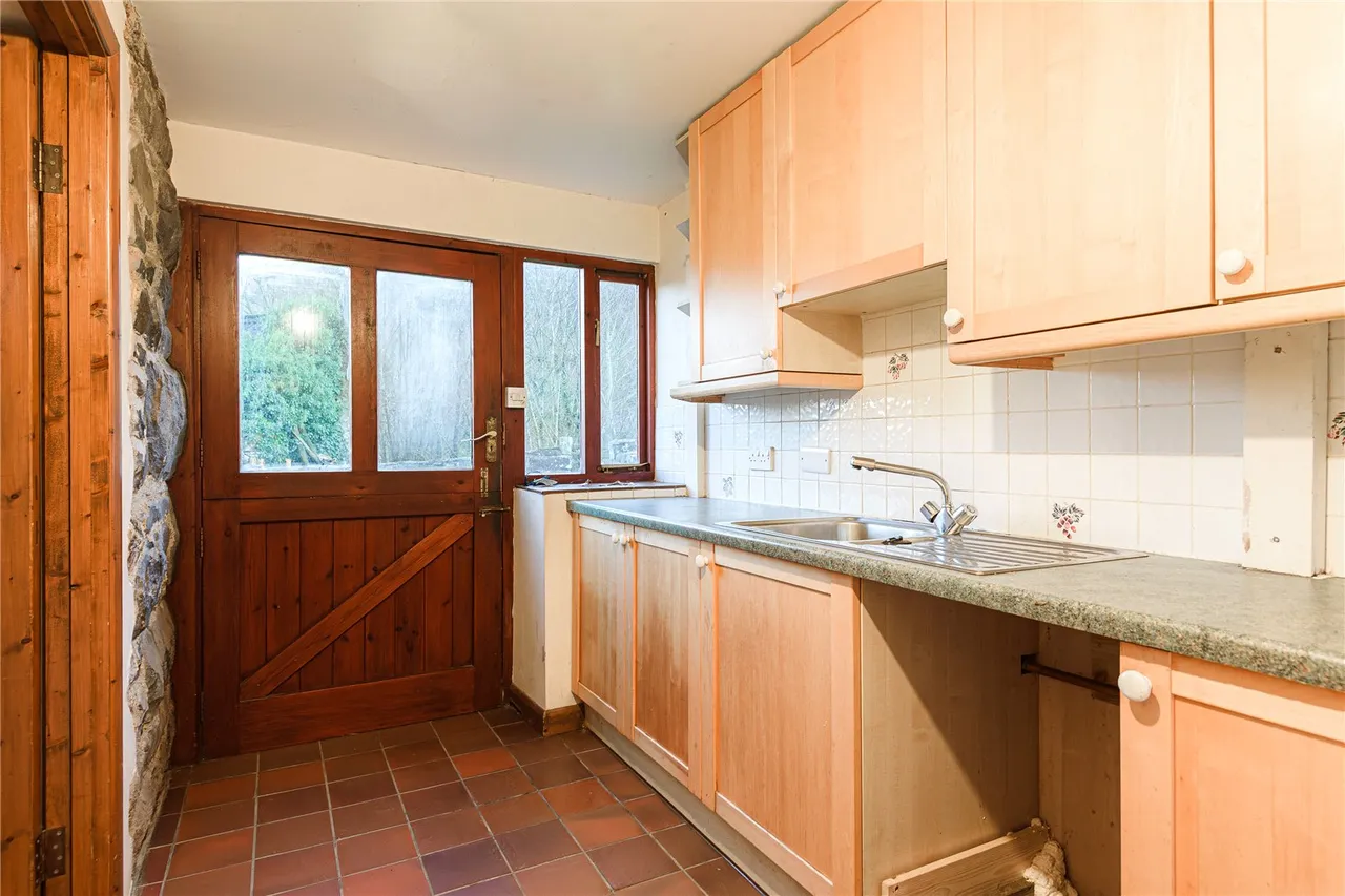Llawr-y-Glyn, Caersws, Powys, SY17 5RJ, photo 4
