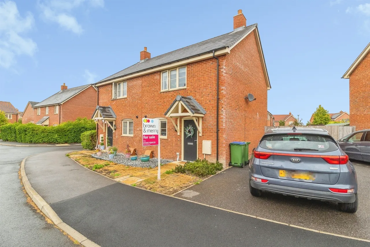 2 bed house for sale, Chapel Drive, Aston Clinton, HP22