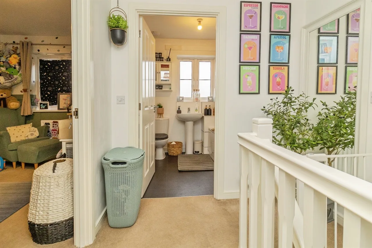 Chapel Drive, Aston Clinton, HP22, photo 7