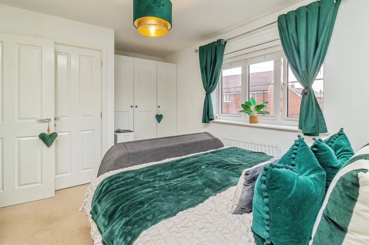 Chapel Drive, Aston Clinton, HP22, photo 10