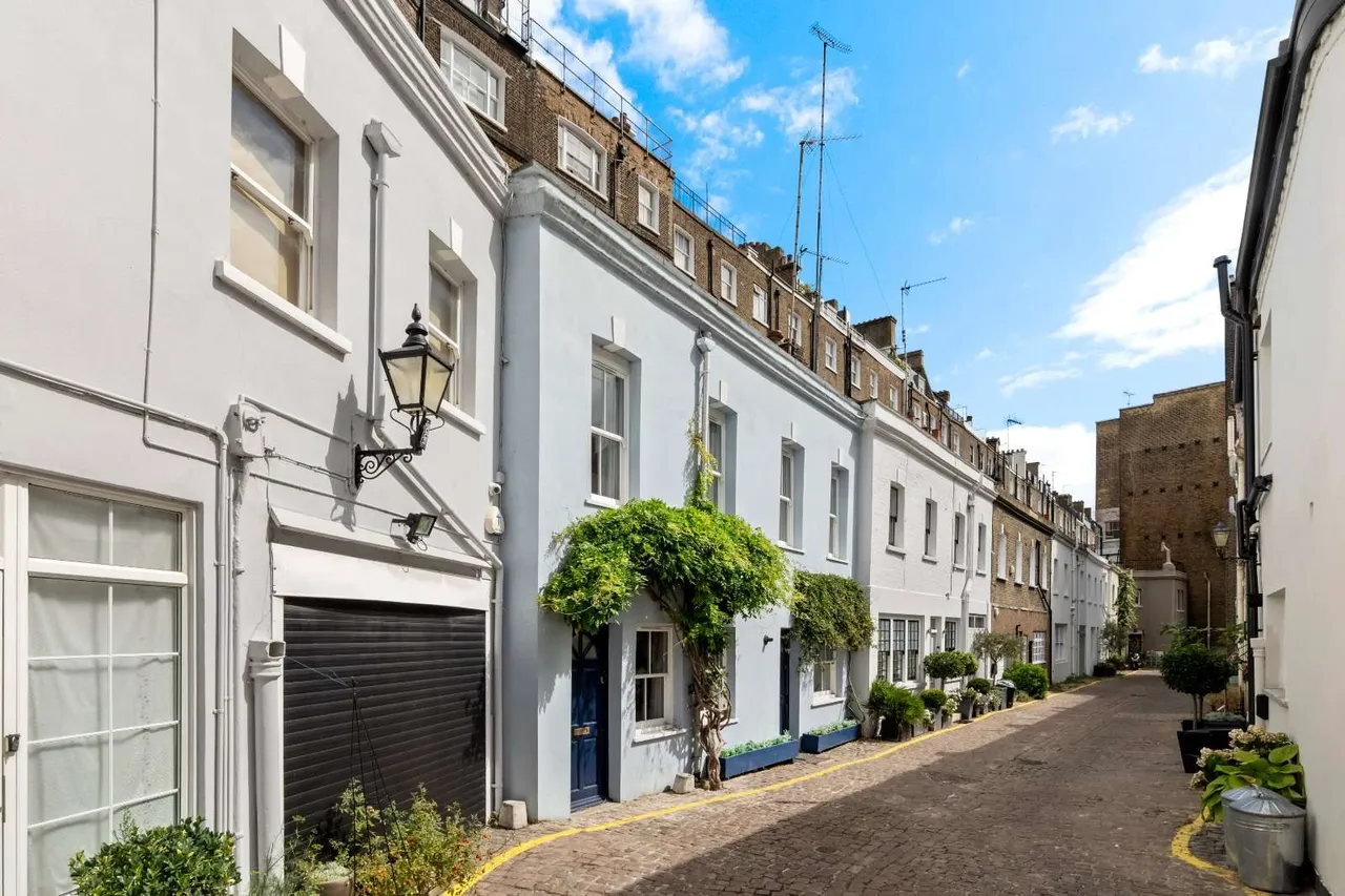 4 bed house for sale — Osten Mews, London, SW7 4HW