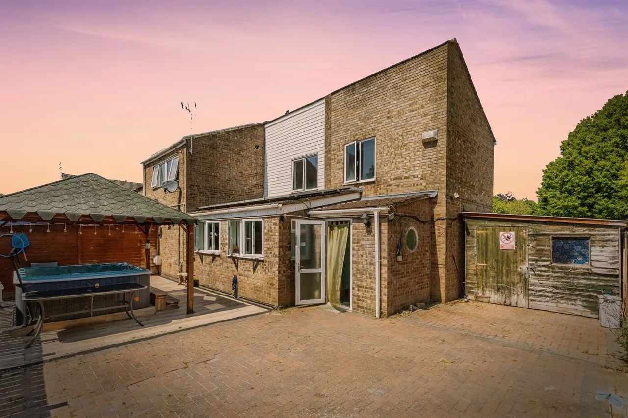 5 bed house for sale, Lapland Walk, Corby, NN18