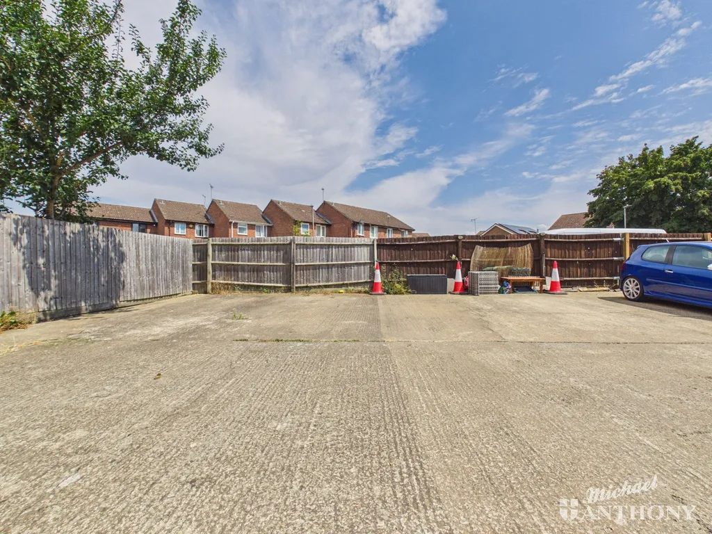Parrot Close, AYLESBURY, HP21 8UU, photo 12