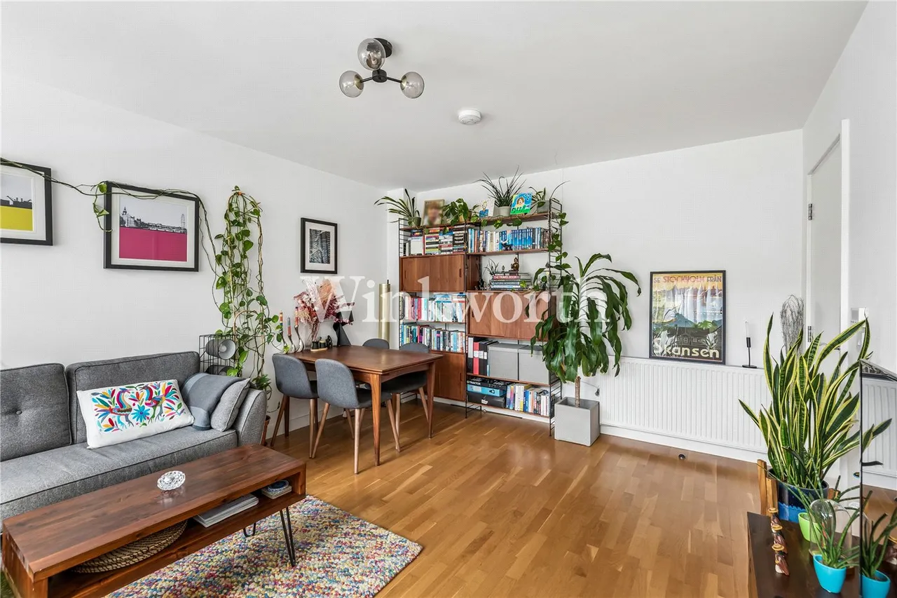 Bathurst Square, London, N15, photo 10