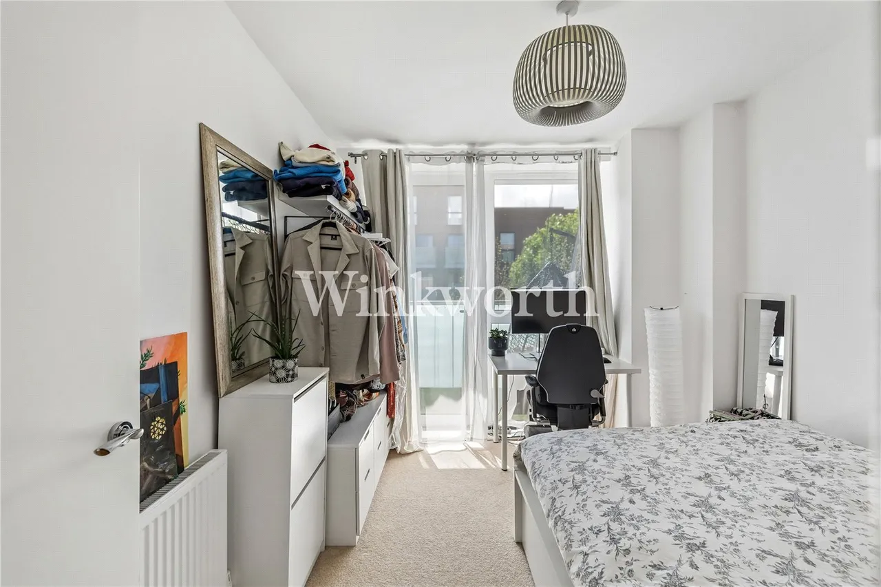 Bathurst Square, London, N15, photo 6
