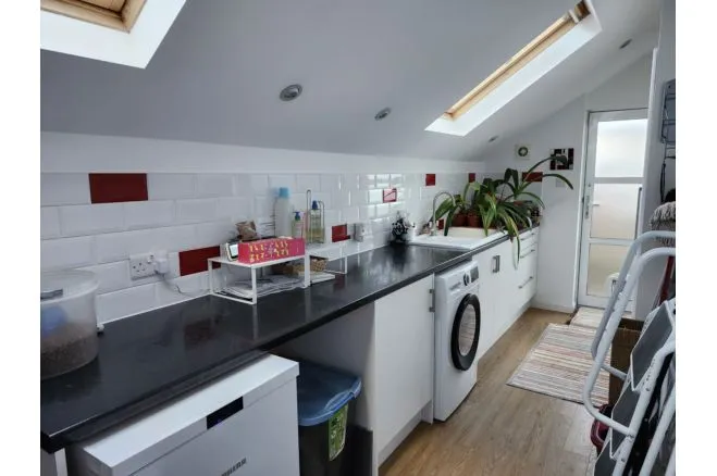 Warren Pond Road, London, E4, photo 20