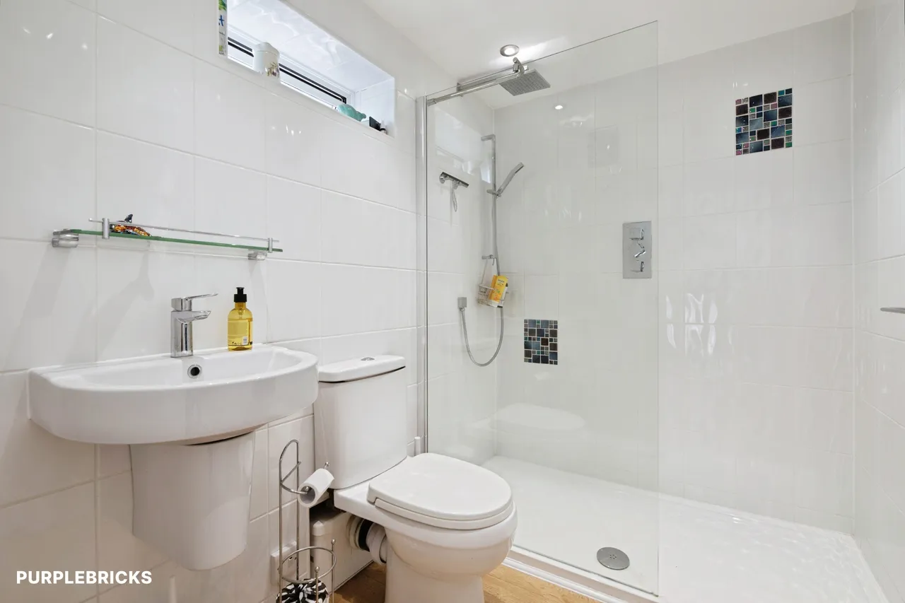 Warren Pond Road, London, E4, photo 32