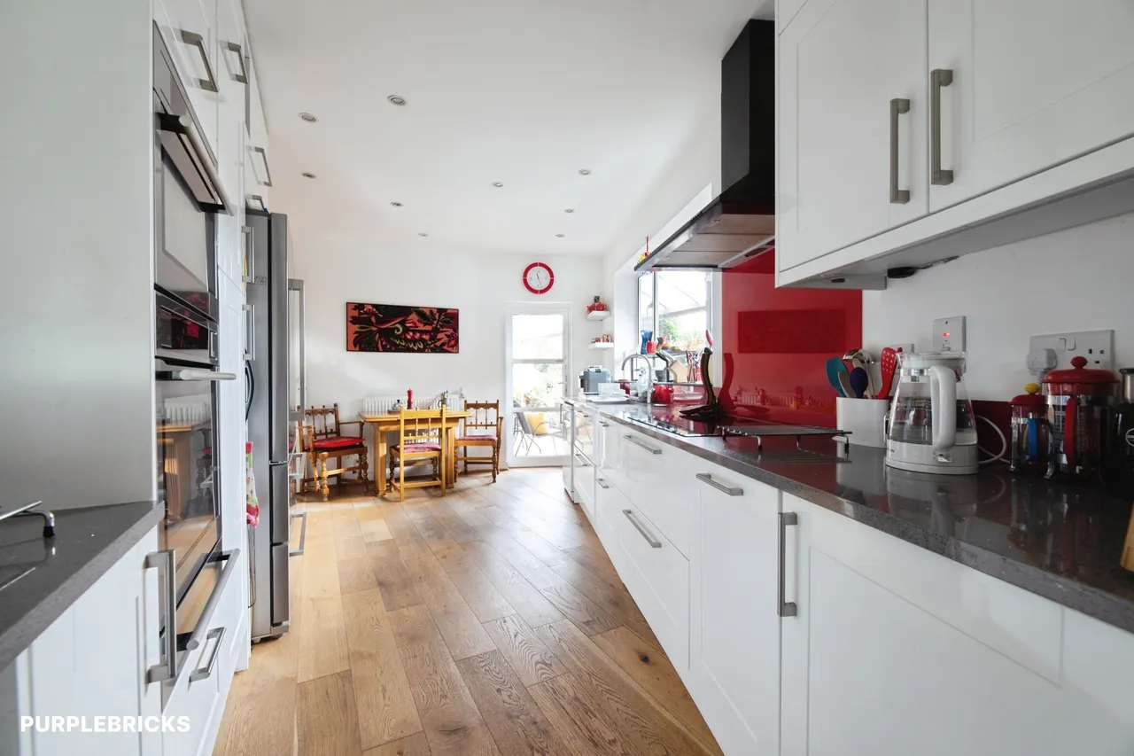Warren Pond Road, London, E4, photo 9