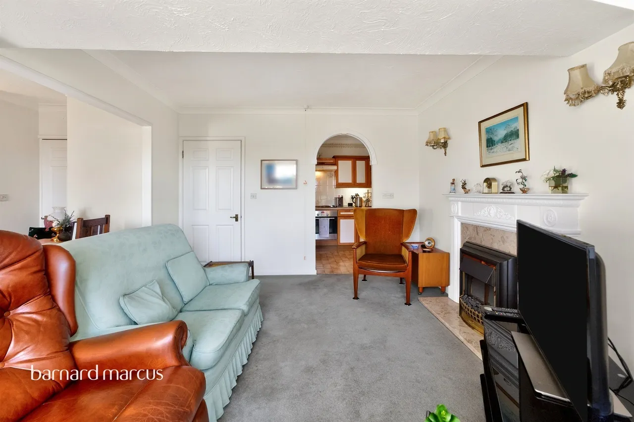 Mayfield Avenue, London, N12, photo 12