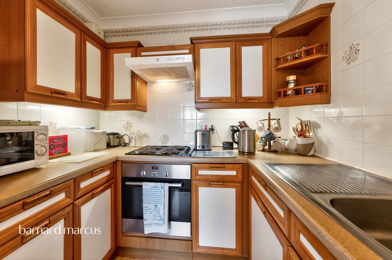 Mayfield Avenue, London, N12, photo 2