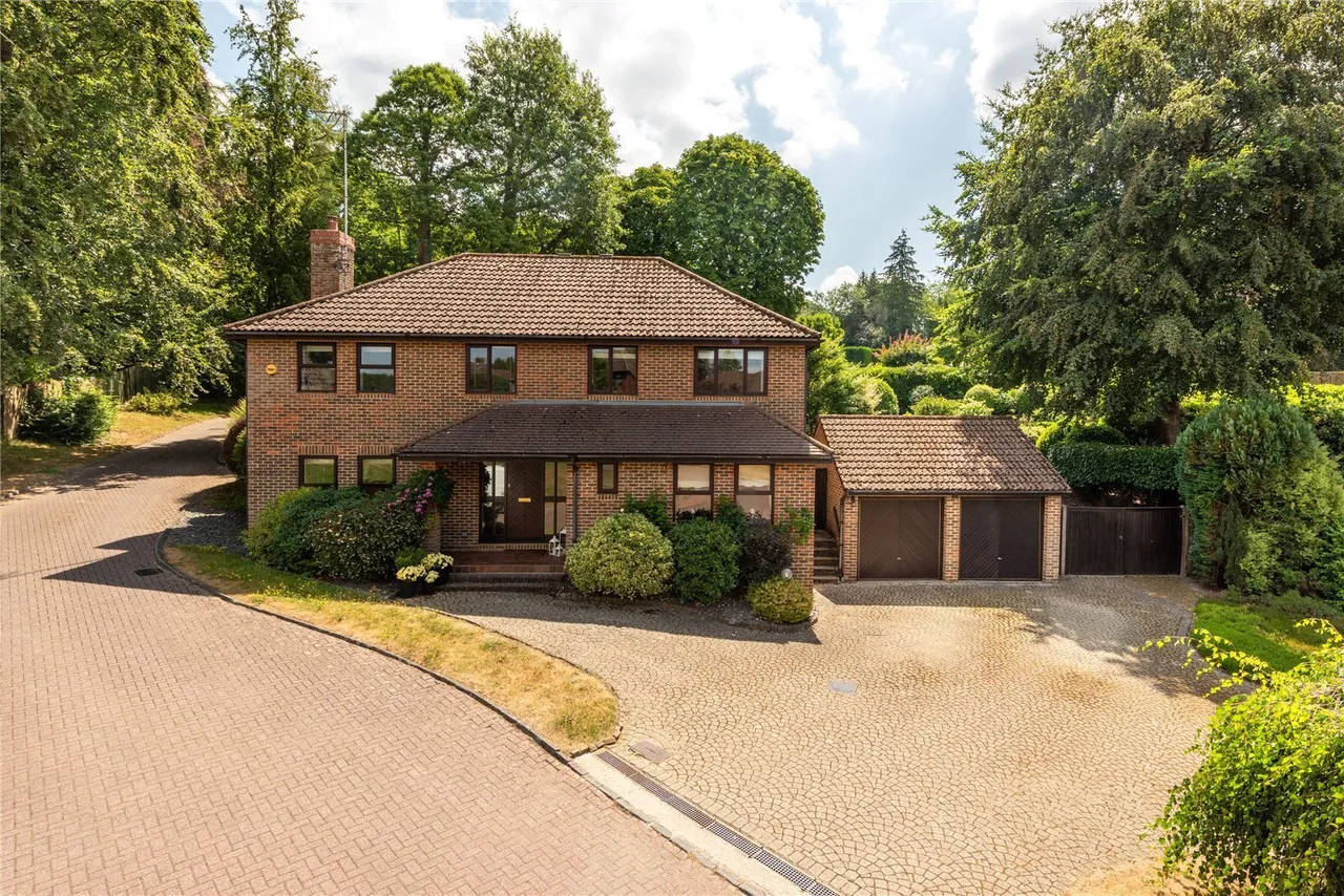 5 bed house for sale, Ladyegate Close, Dorking, RH5