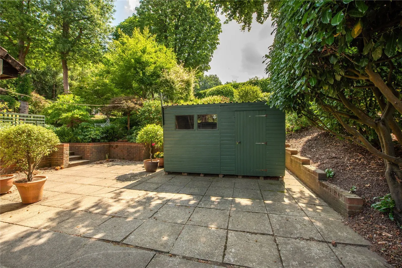 Ladyegate Close, Dorking, RH5, photo 19