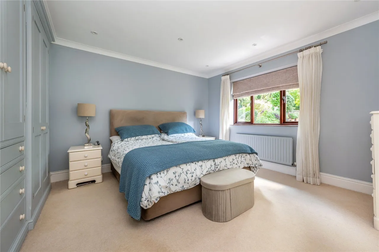 Ladyegate Close, Dorking, RH5, photo 10
