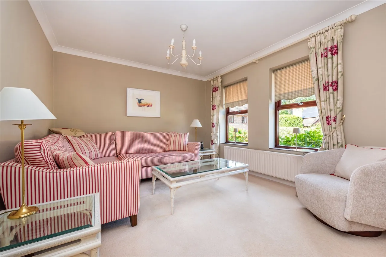 Ladyegate Close, Dorking, RH5, photo 6