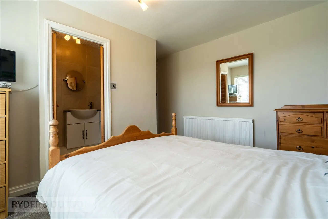 Taylor Lane, Golcar, HD7, photo 16
