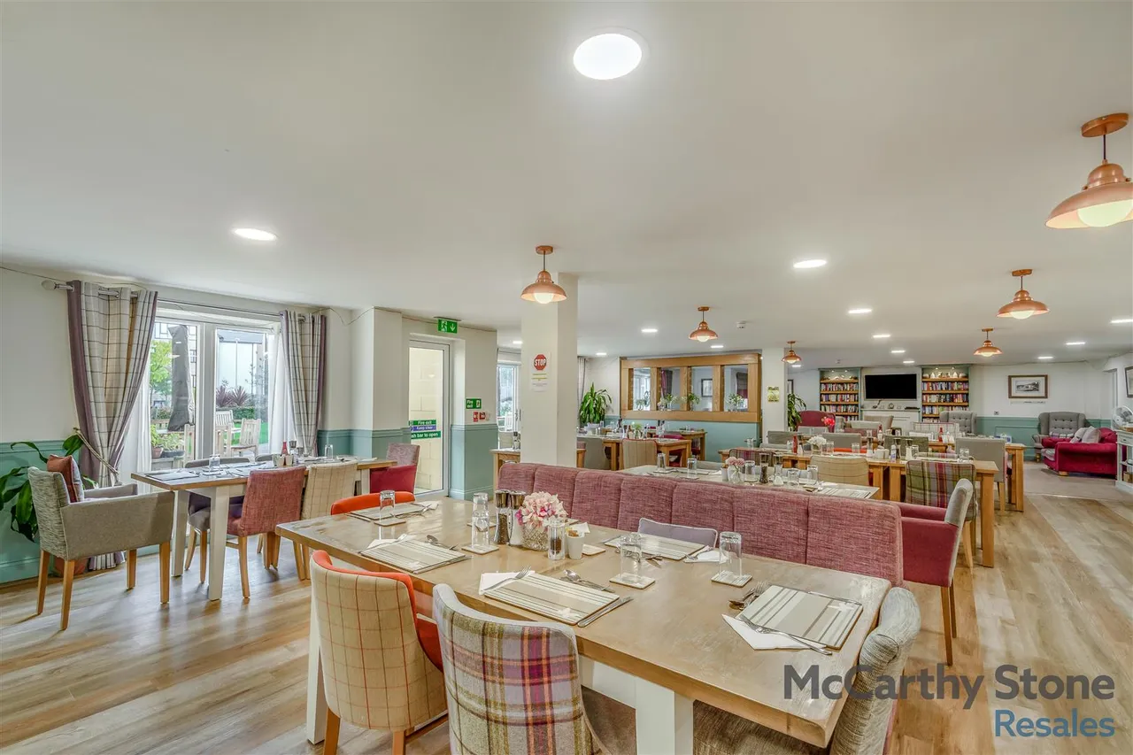 Railway Road, Ilkley, LS29, photo 32