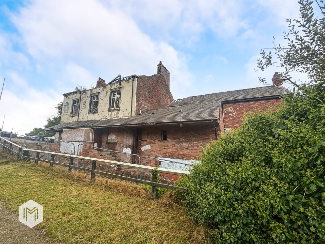 Dover Lock, Warrington Road, Warrington Road, Abram, Wigan, WN2 5XX, photo 12