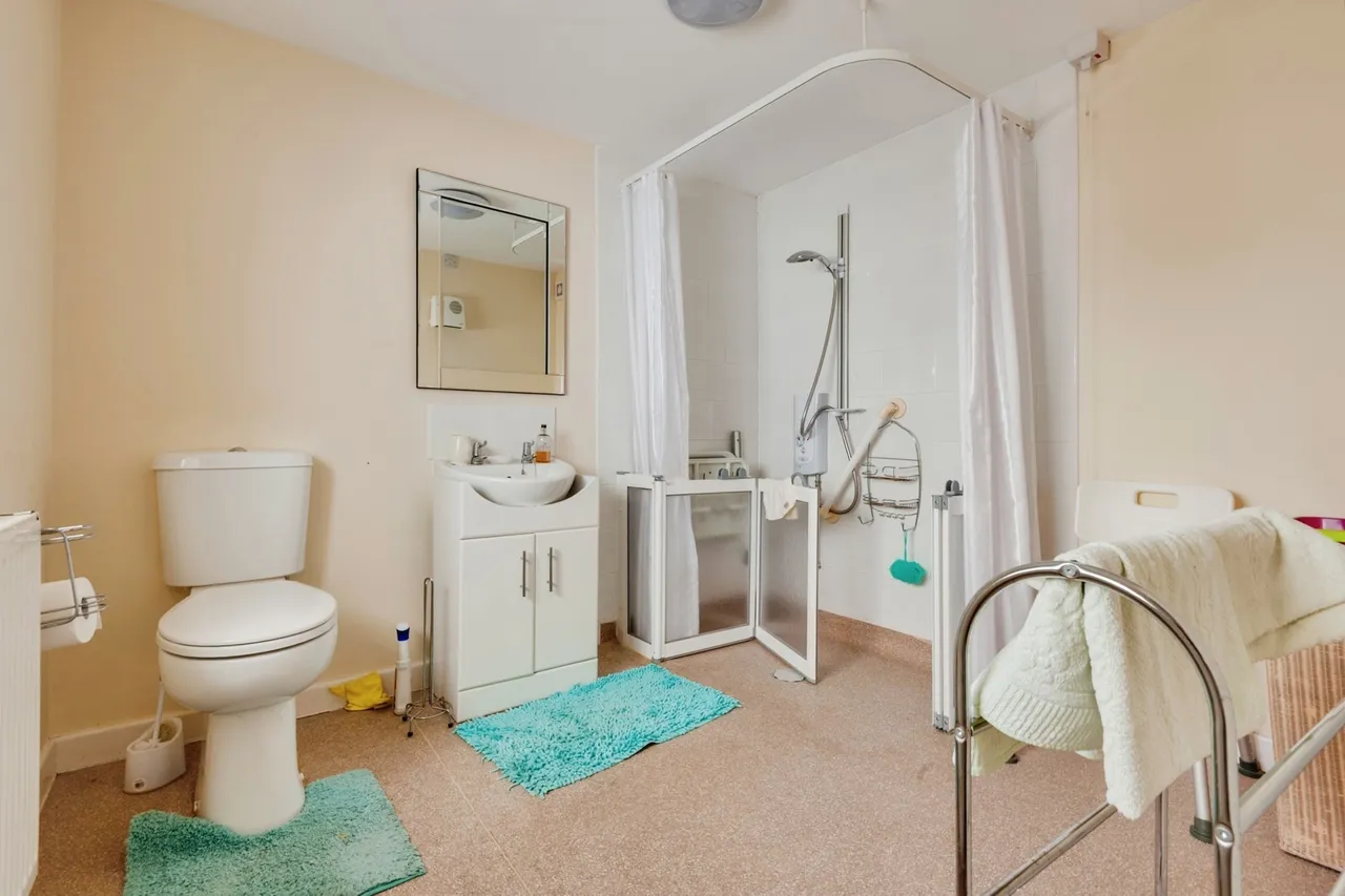 Kirkmaiden Road, Liverpool, L19, photo 7