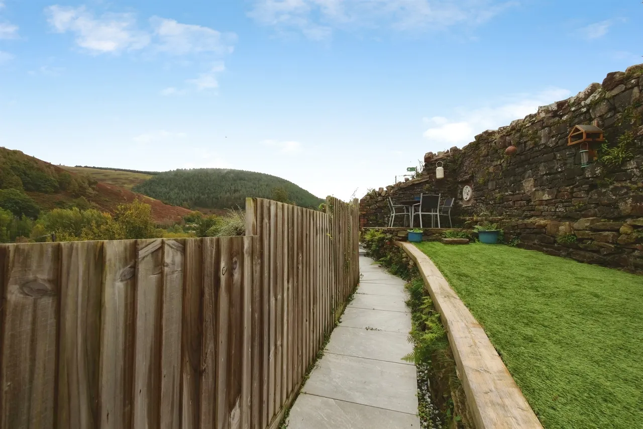 Cardiff Street, Bridgend, CF32, photo 5