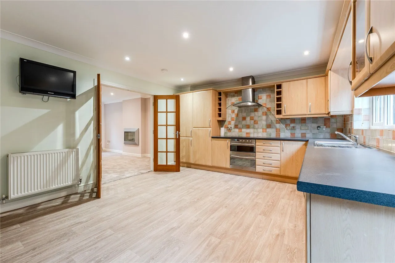 Hall Lane, Horsforth, LS18, photo 5