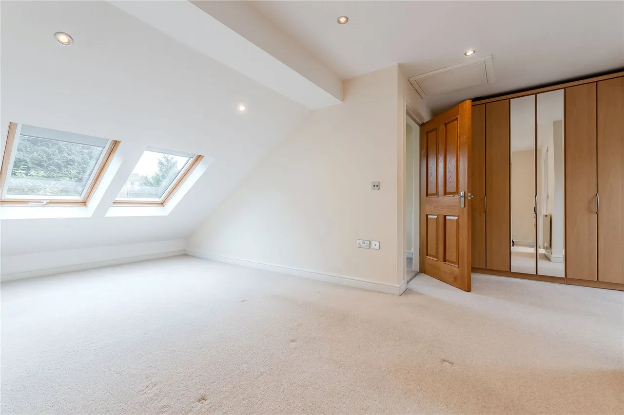 Hall Lane, Horsforth, LS18, photo 12