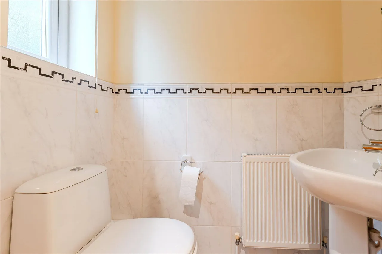 Hall Lane, Horsforth, LS18, photo 20