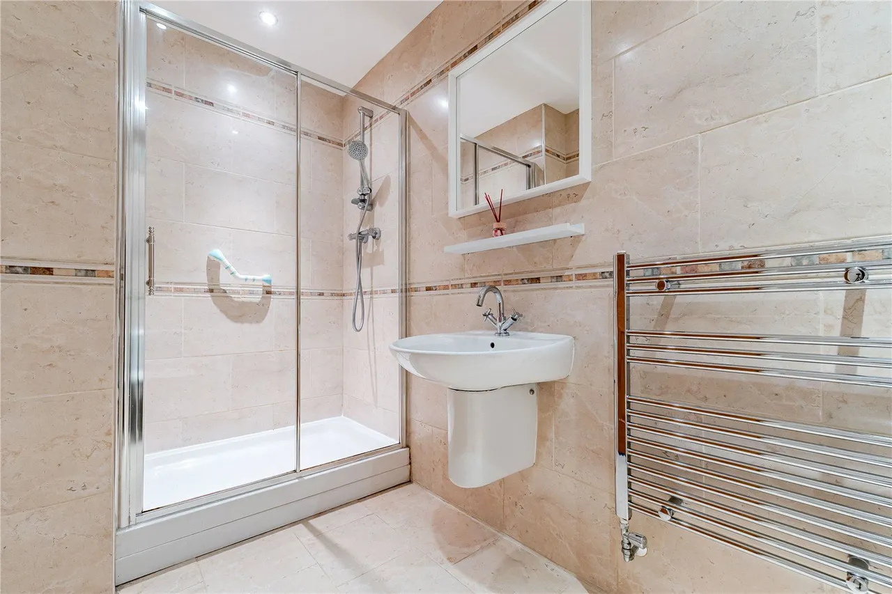 Hall Lane, Horsforth, LS18, photo 13
