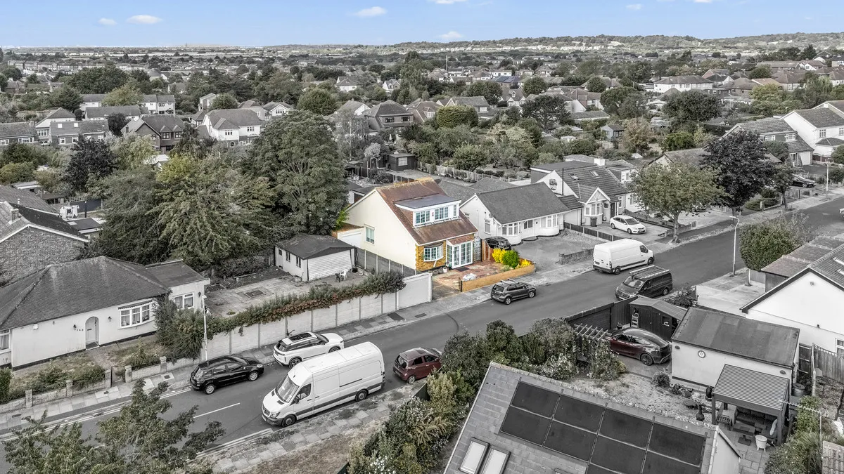 Bellevue Road, Romford, RM5, photo 24
