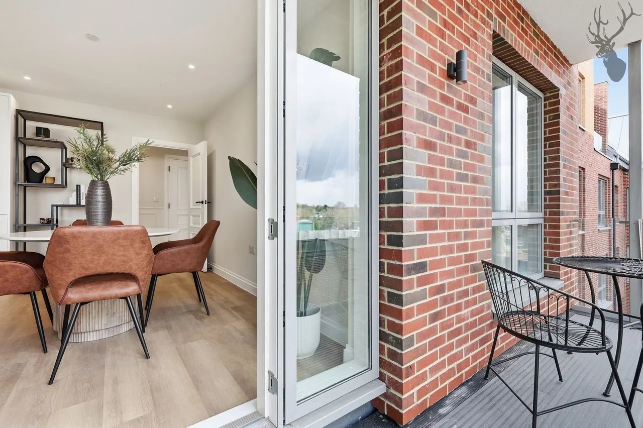 High Road, Chigwell, IG7, photo 16
