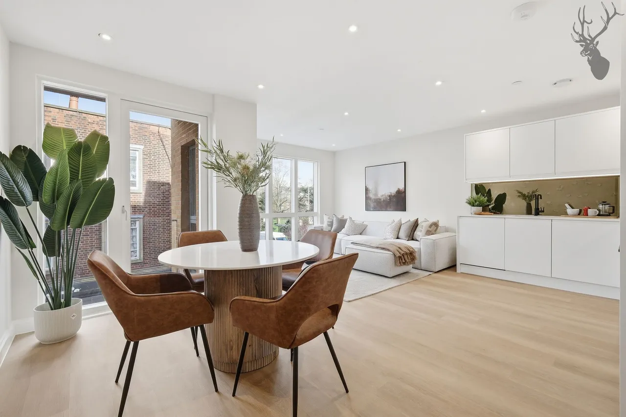 High Road, Chigwell, IG7, photo 5