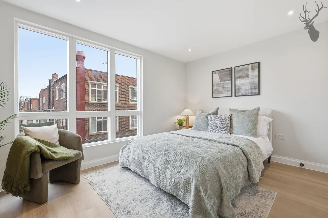 High Road, Chigwell, IG7, photo 12