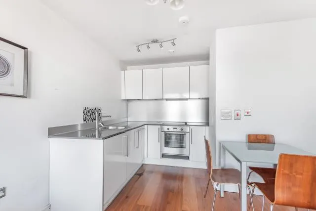 1 bed flat for sale, High Street, Slough, SL1